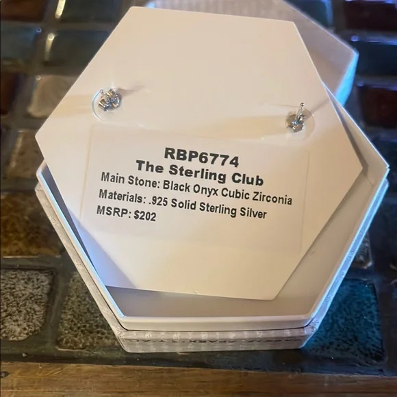 Collection Accessory - Picture 2 of 3